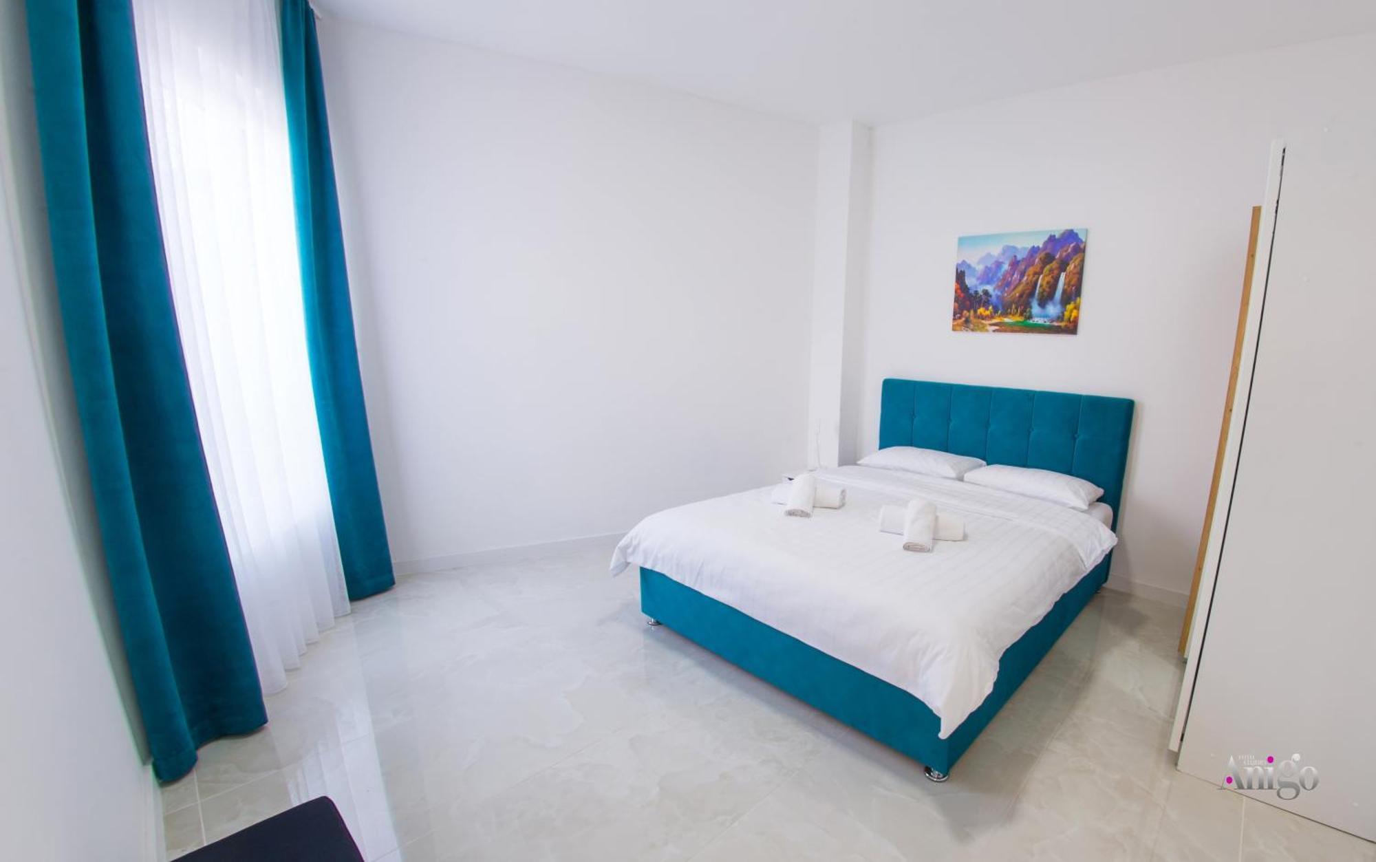 Royal Terrace Apartments คอนยิค ภายนอก รูปภาพ