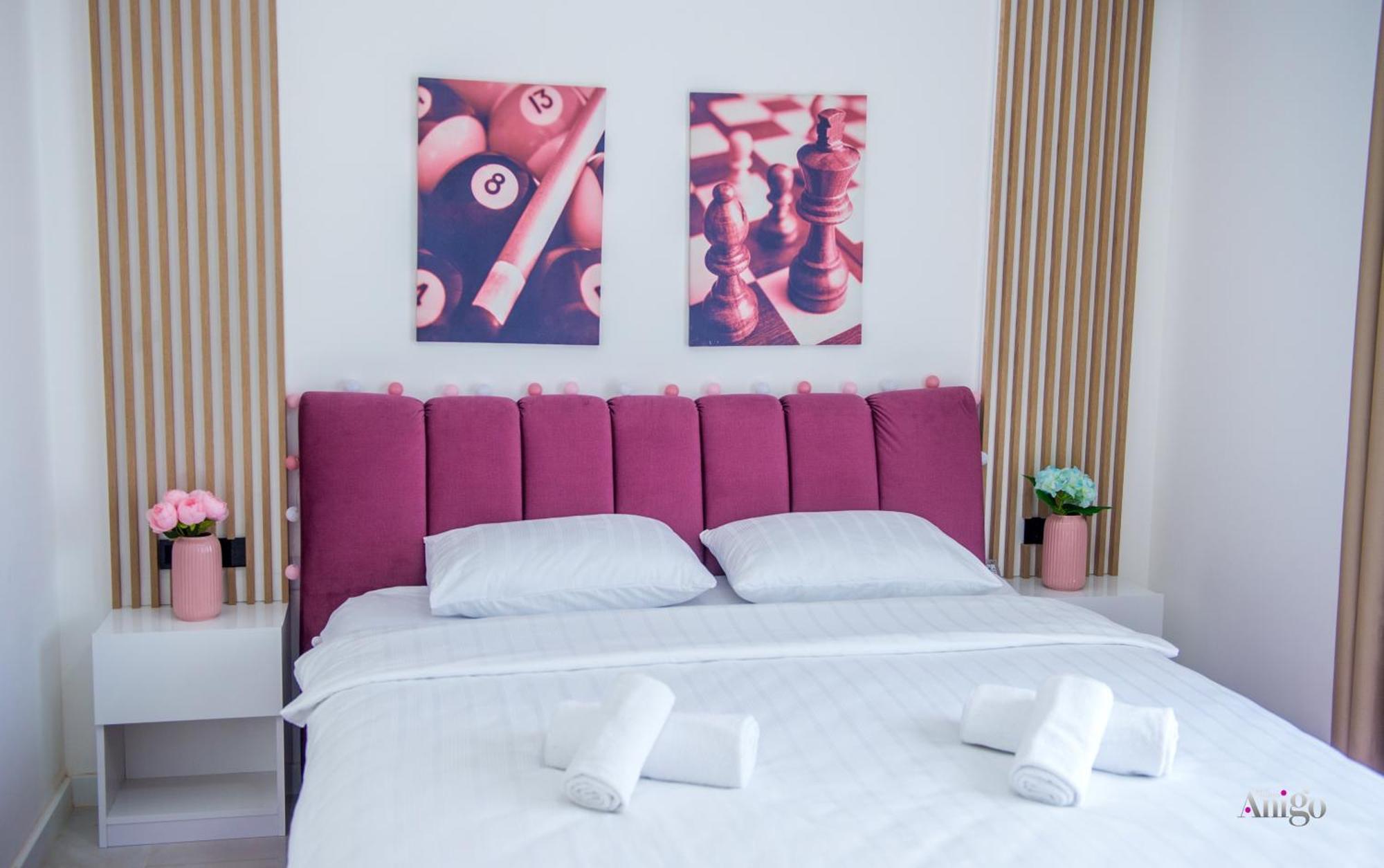 Royal Terrace Apartments คอนยิค ภายนอก รูปภาพ