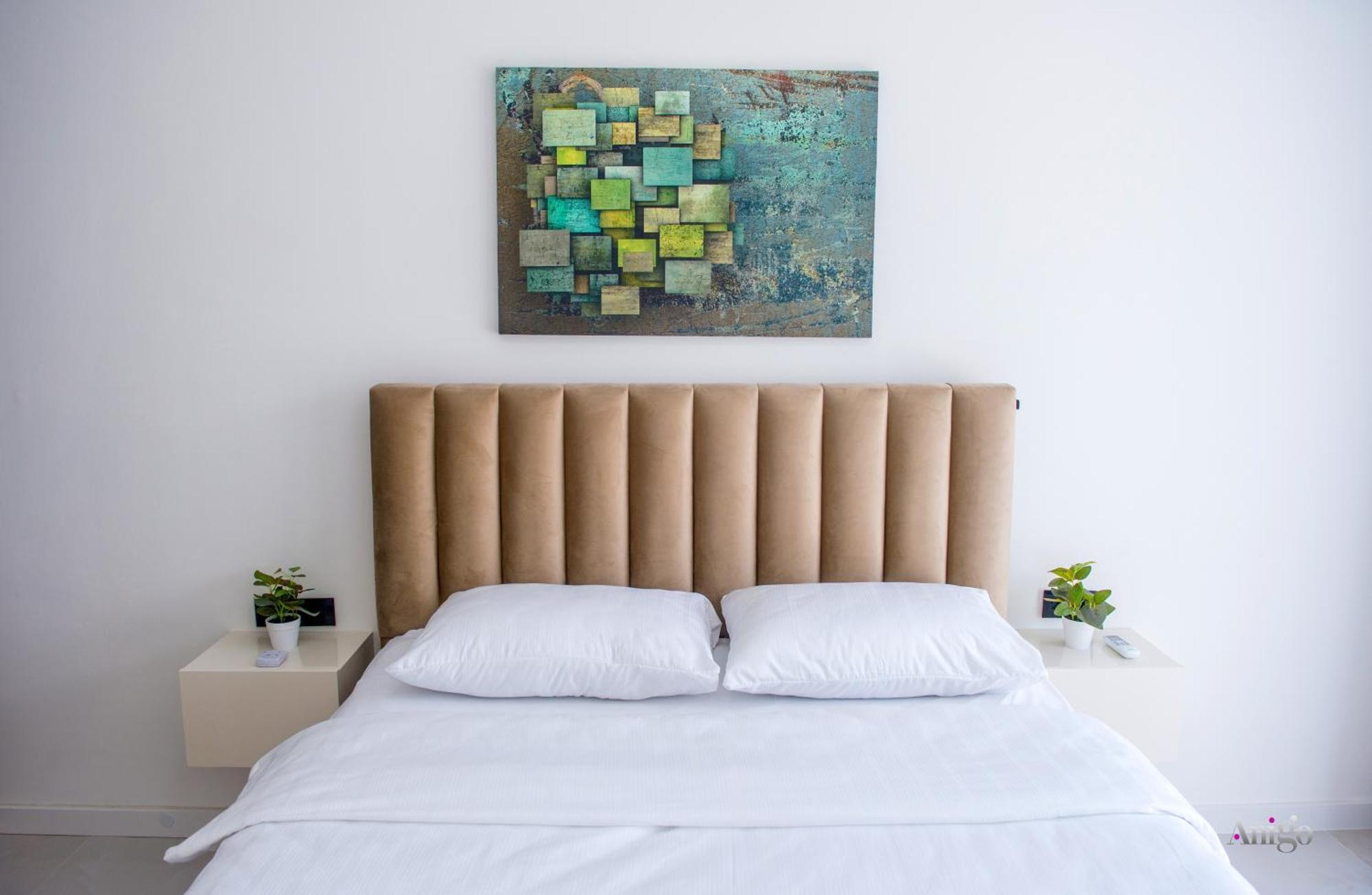 Royal Terrace Apartments คอนยิค ภายนอก รูปภาพ