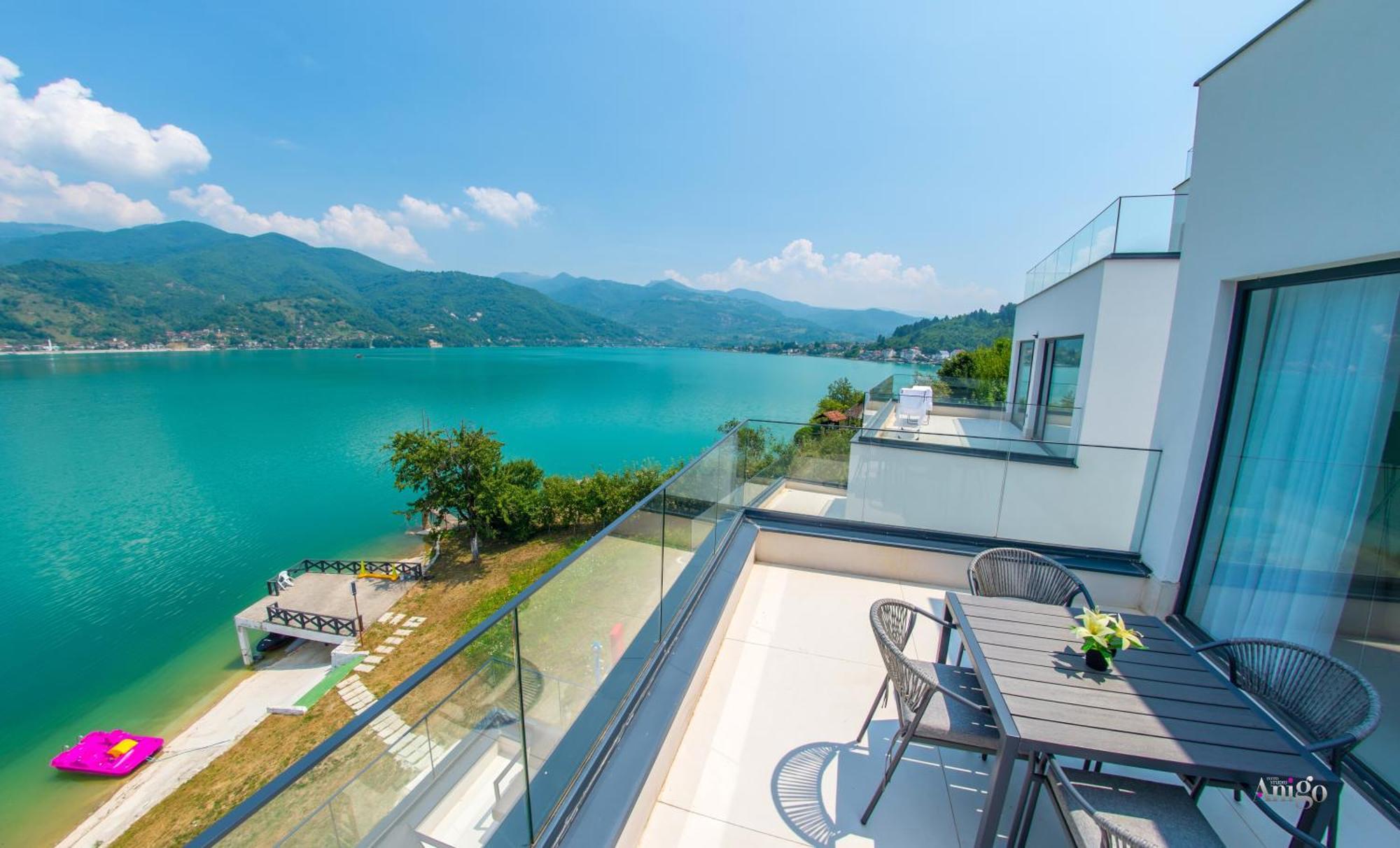 Royal Terrace Apartments คอนยิค ภายนอก รูปภาพ