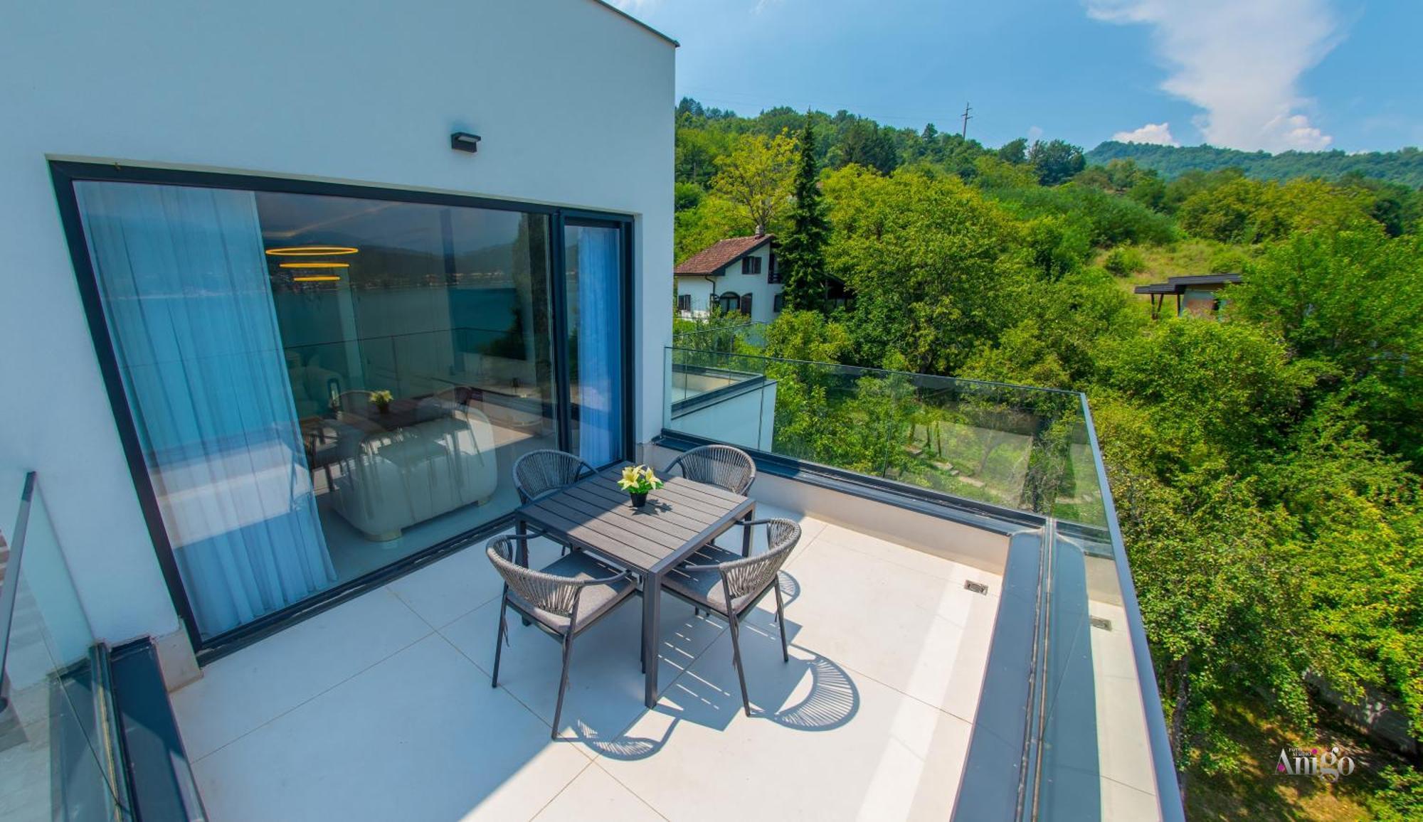 Royal Terrace Apartments คอนยิค ภายนอก รูปภาพ