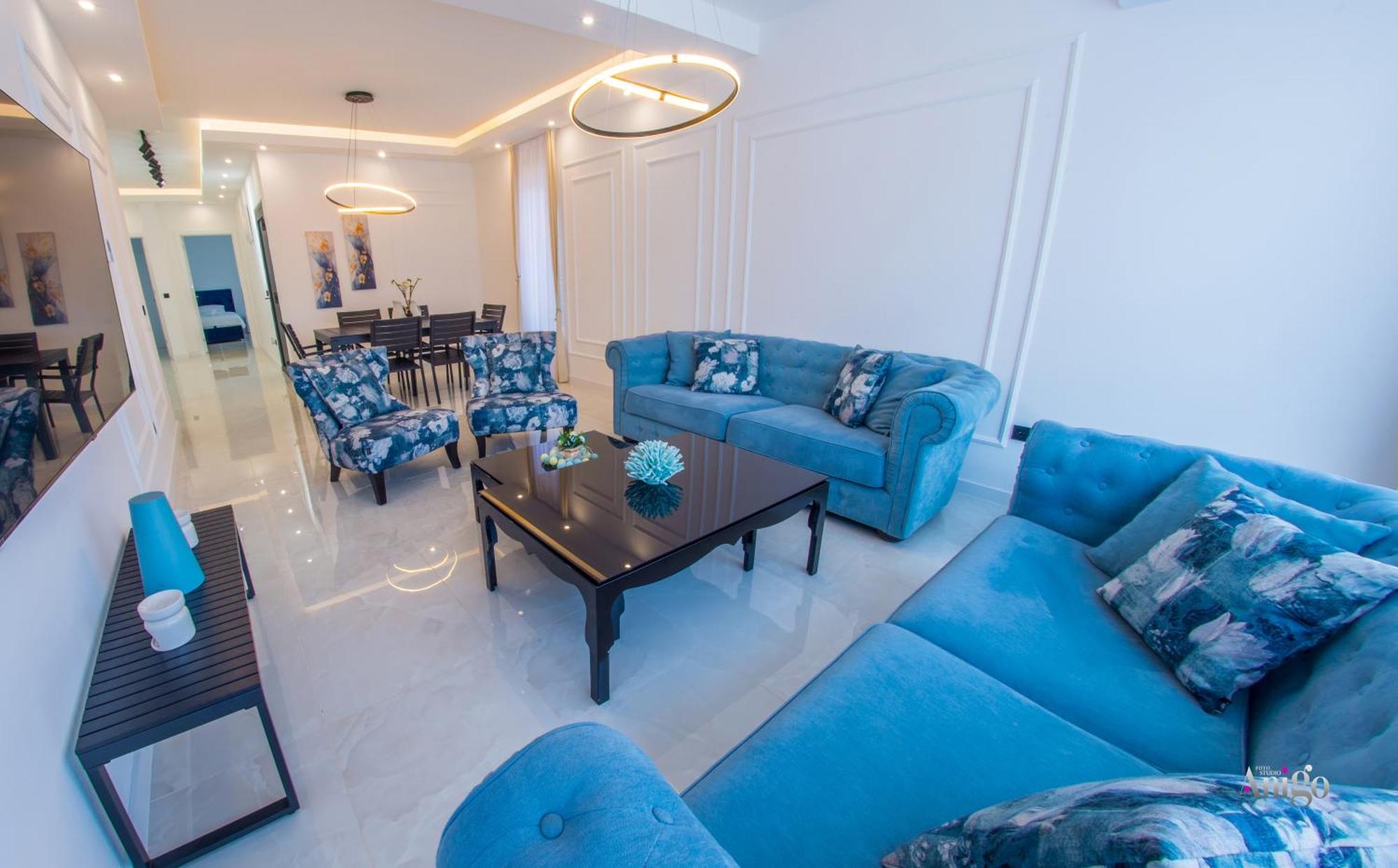 Royal Terrace Apartments คอนยิค ภายนอก รูปภาพ