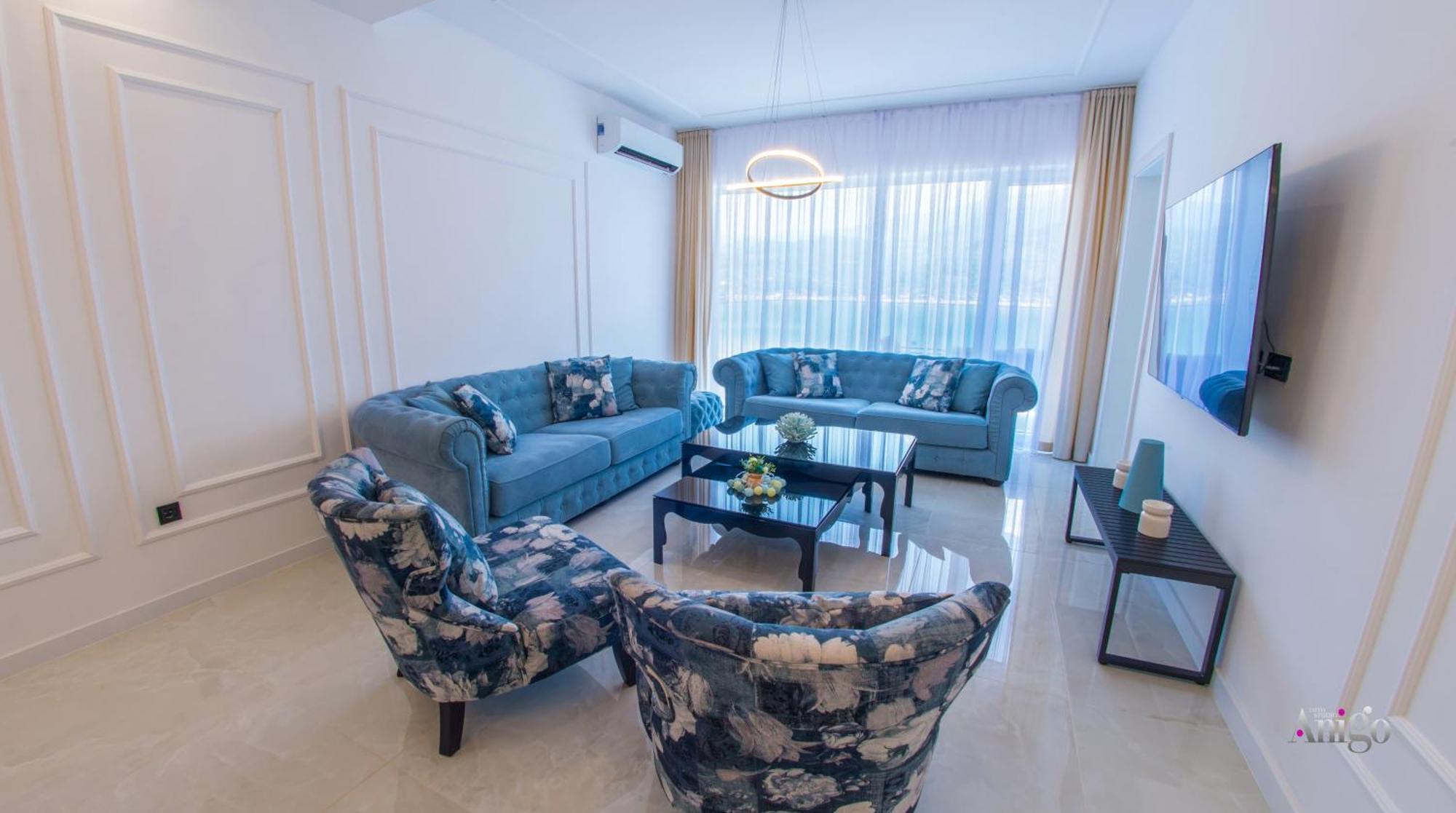 Royal Terrace Apartments คอนยิค ภายนอก รูปภาพ