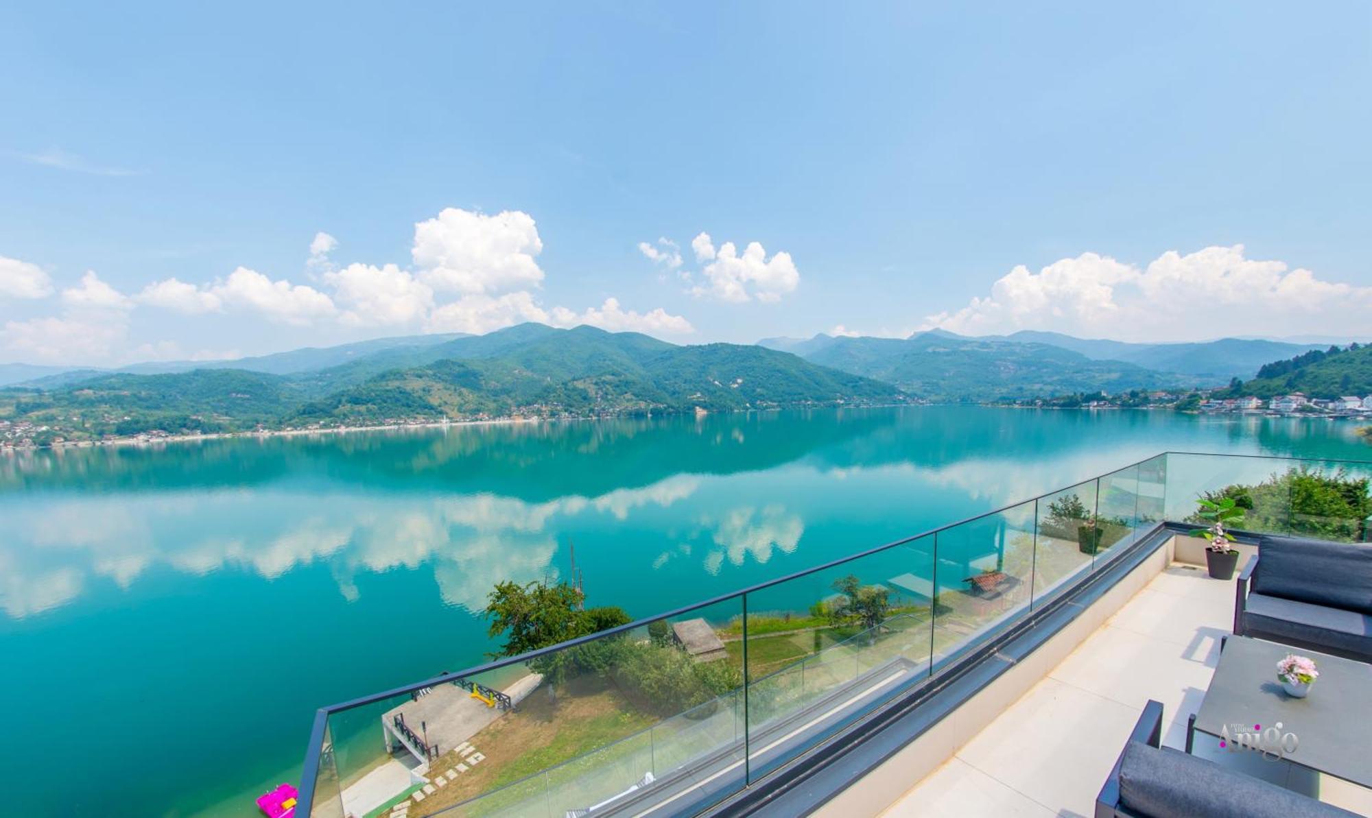 Royal Terrace Apartments คอนยิค ภายนอก รูปภาพ