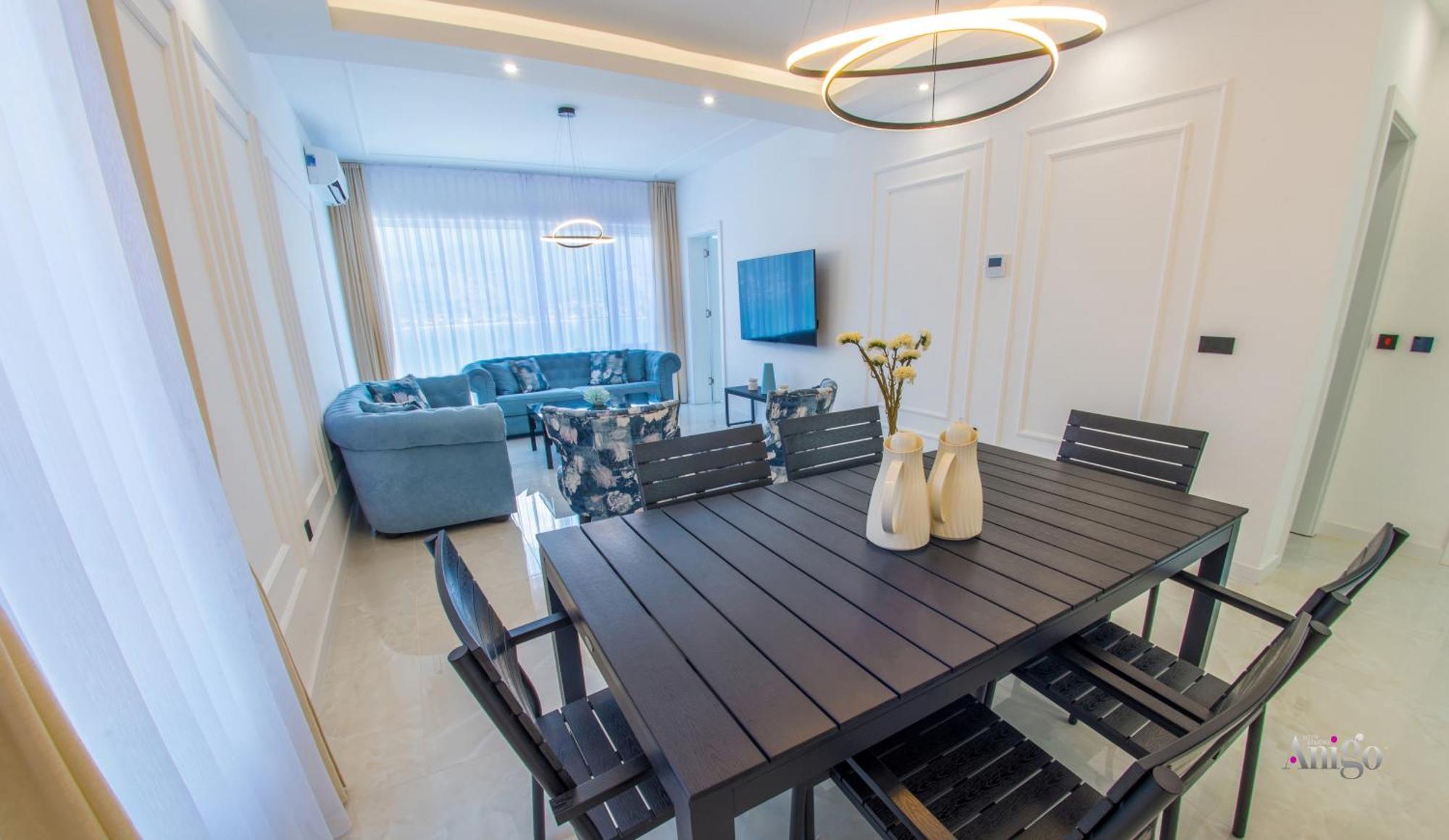 Royal Terrace Apartments คอนยิค ภายนอก รูปภาพ