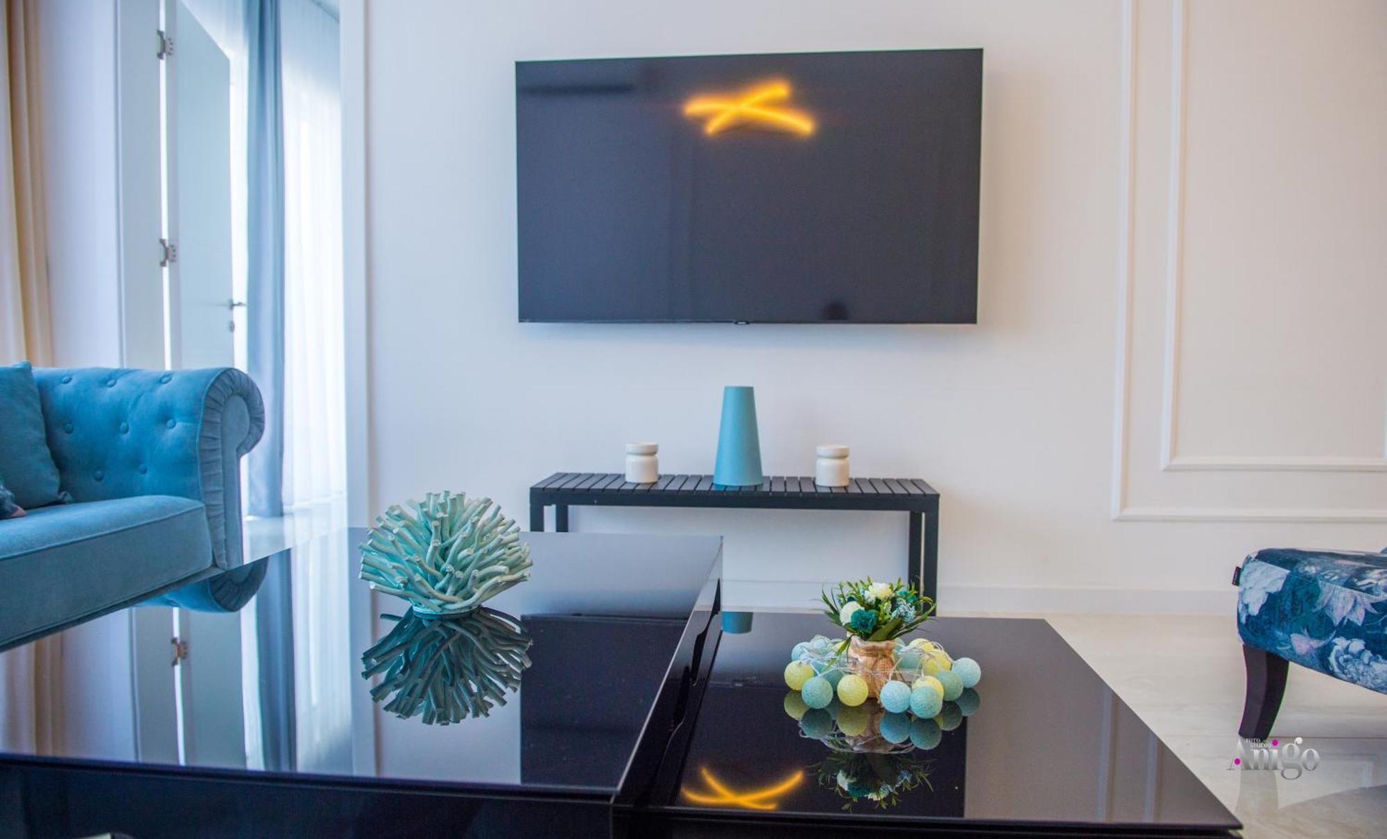 Royal Terrace Apartments คอนยิค ภายนอก รูปภาพ