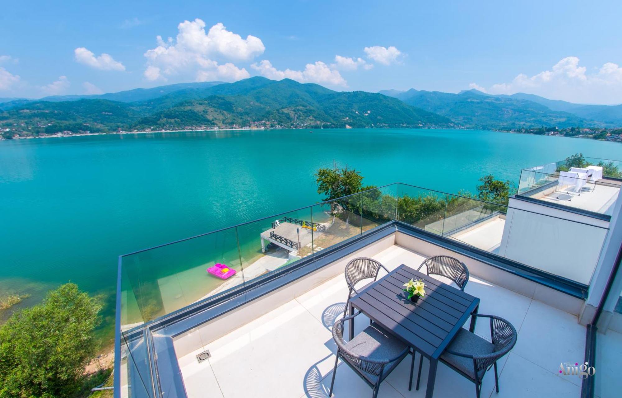 Royal Terrace Apartments คอนยิค ภายนอก รูปภาพ