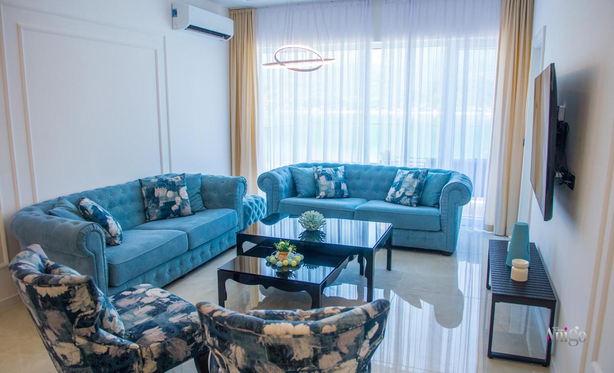 Royal Terrace Apartments คอนยิค ภายนอก รูปภาพ