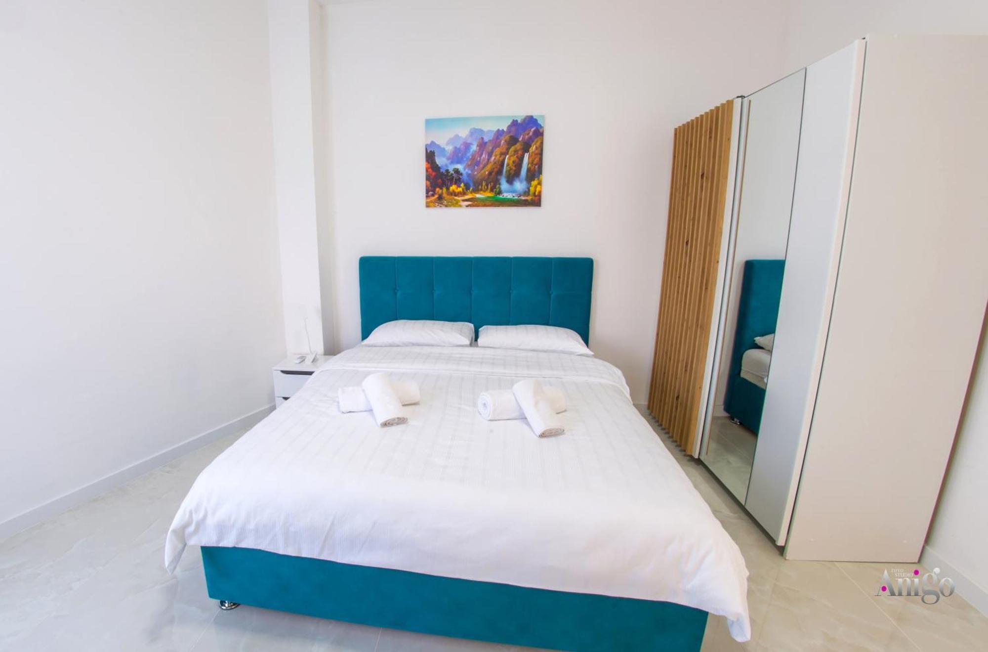 Royal Terrace Apartments คอนยิค ภายนอก รูปภาพ
