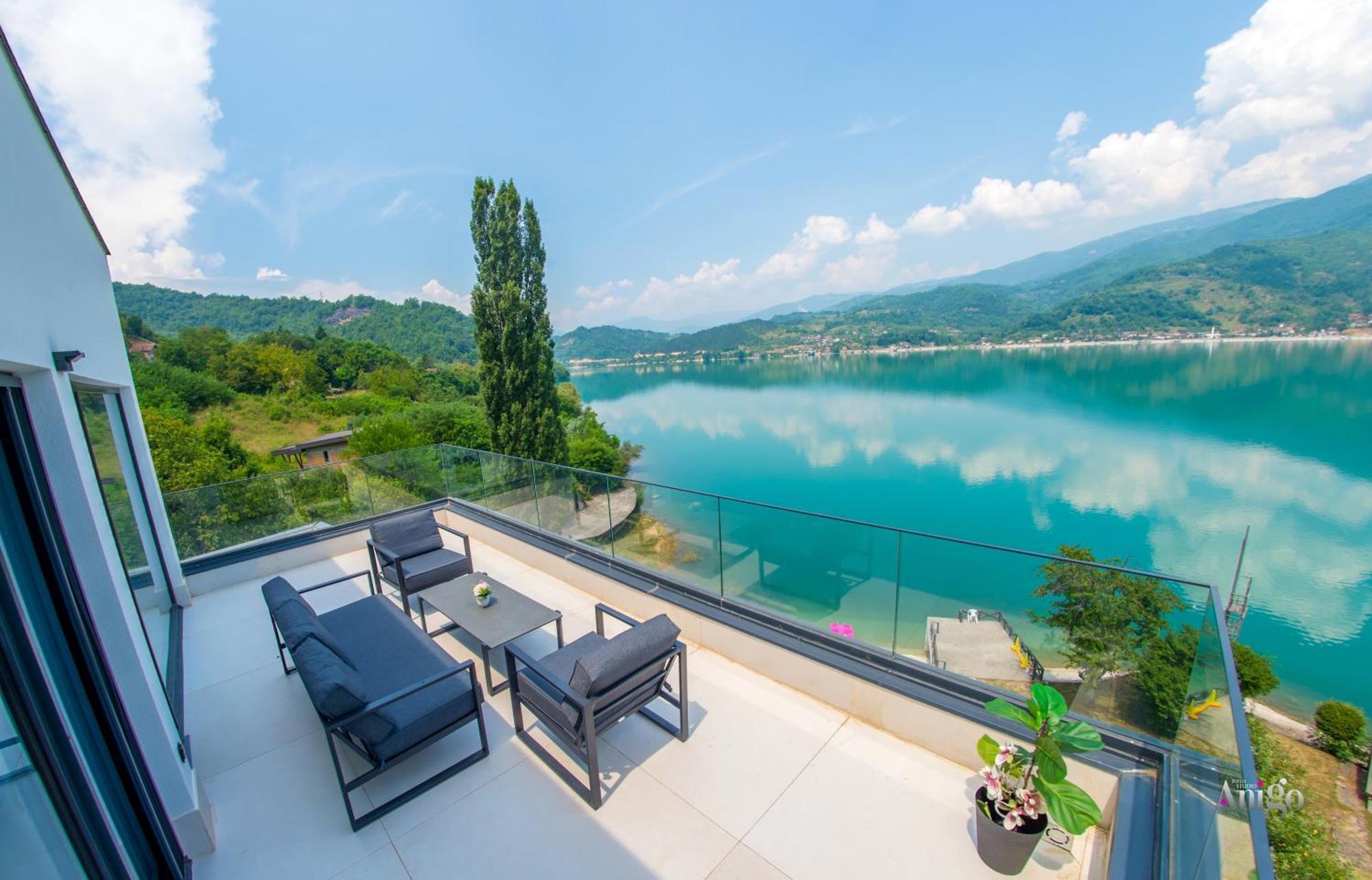 Royal Terrace Apartments คอนยิค ภายนอก รูปภาพ